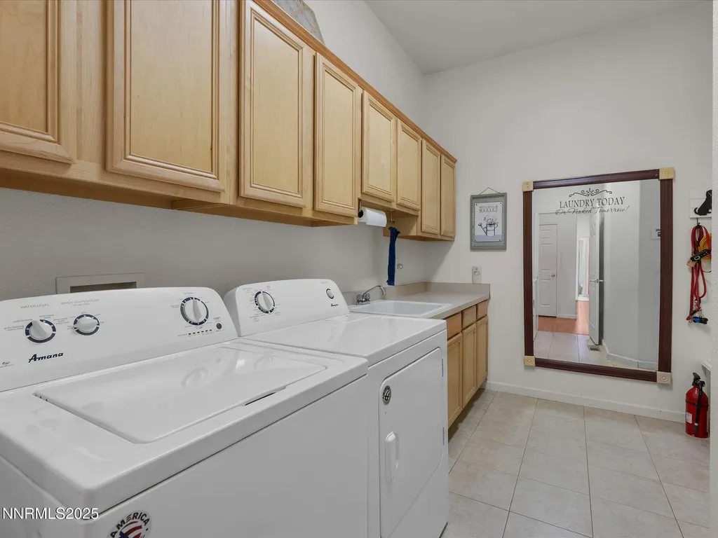 8042 Calabaza Sparks NV 89436