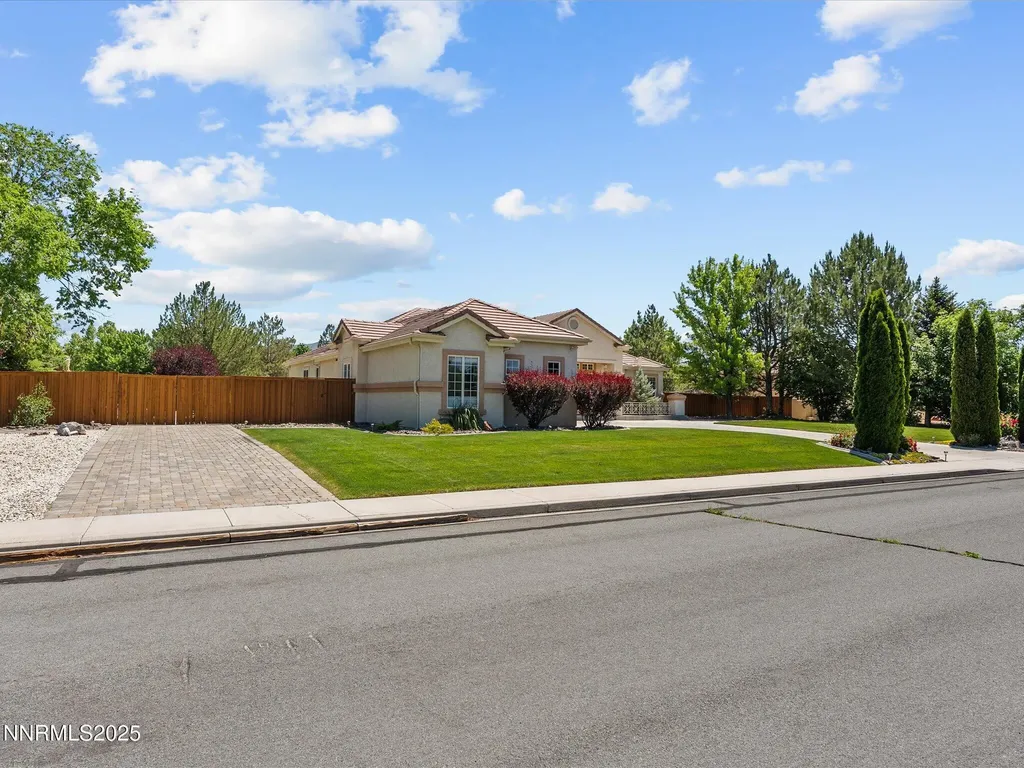 8042 Calabaza Sparks NV 89436
