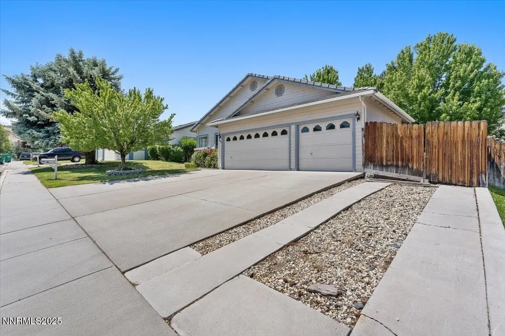 4755 Vista Mountain Sparks NV 89436