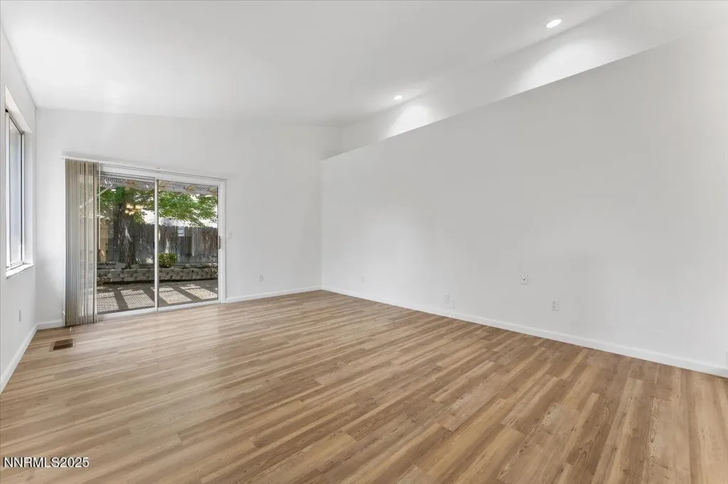 4755 Vista Mountain Sparks NV 89436