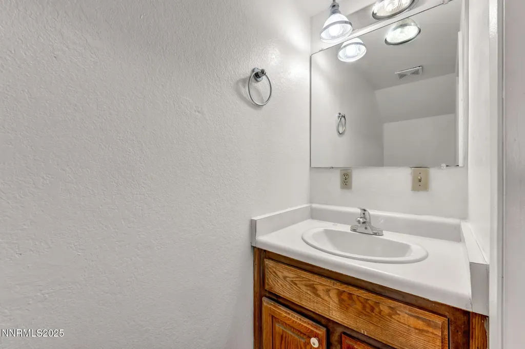 1560 Steven Sparks NV 89431