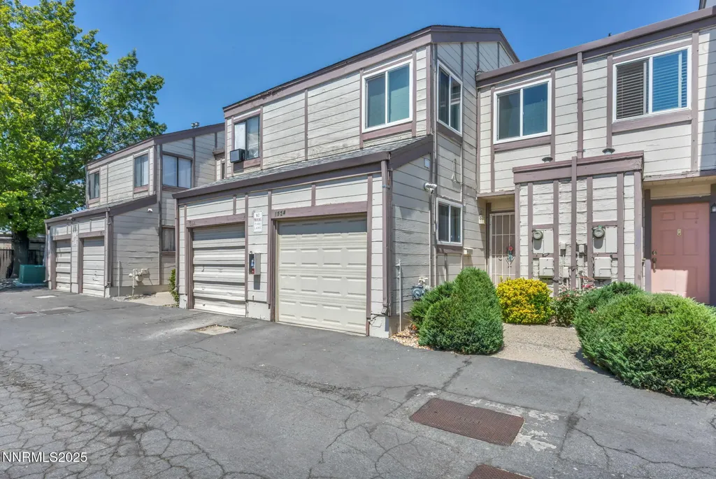 1560 Steven Sparks NV 89431