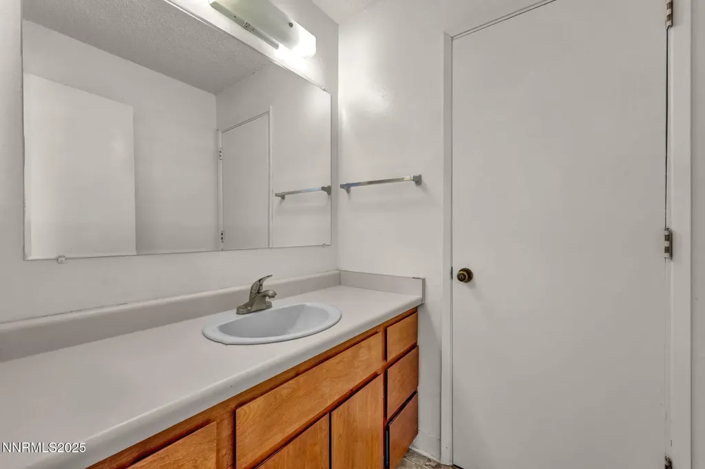 1560 Steven Sparks NV 89431
