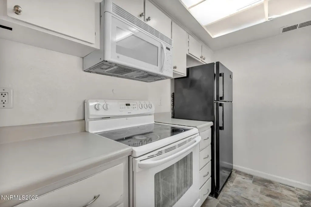 1560 Steven Sparks NV 89431