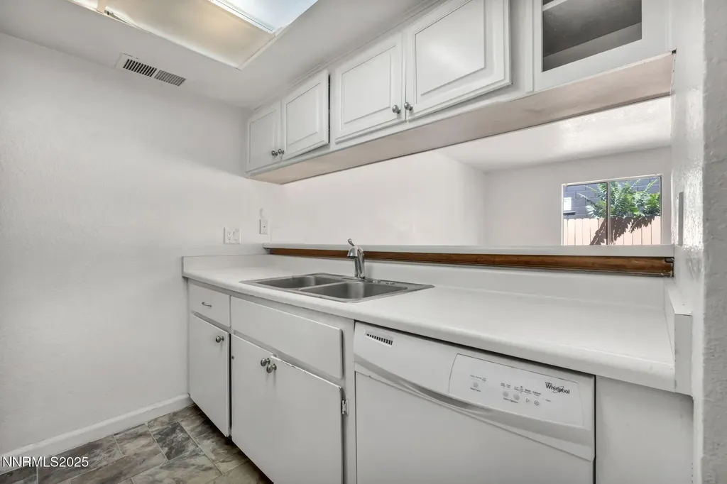 1560 Steven Sparks NV 89431