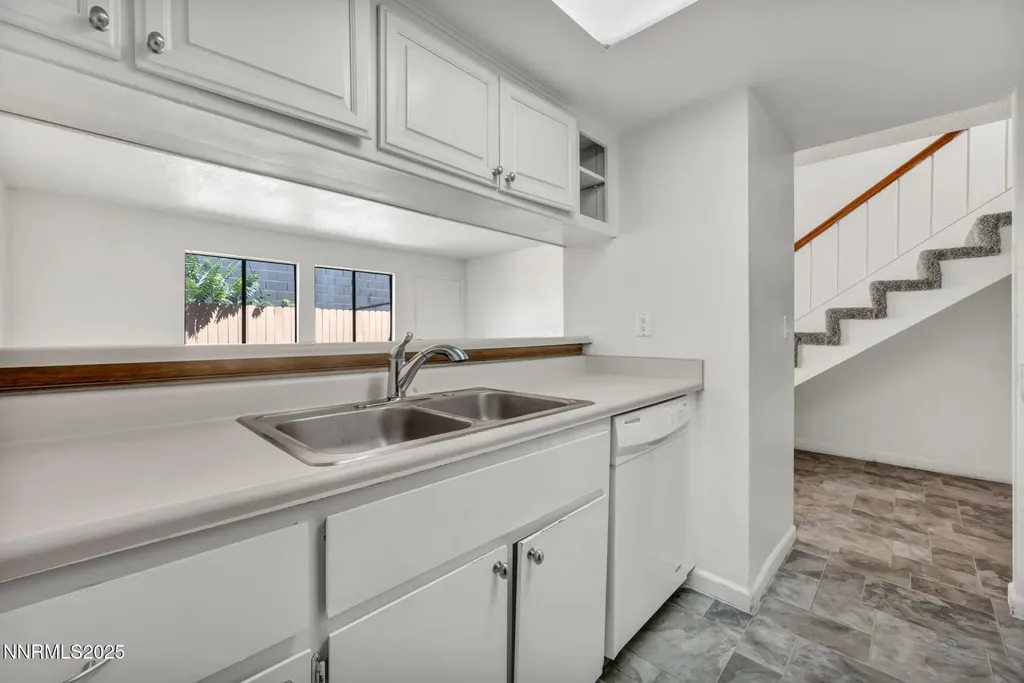 1560 Steven Sparks NV 89431