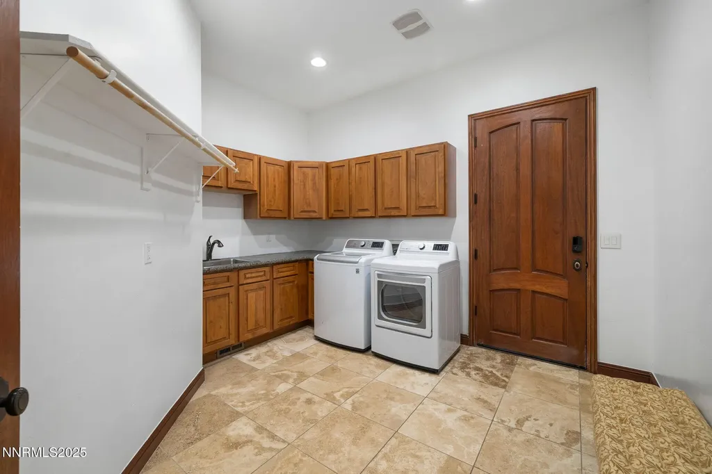 12900 Silver Wolf Reno NV 89511