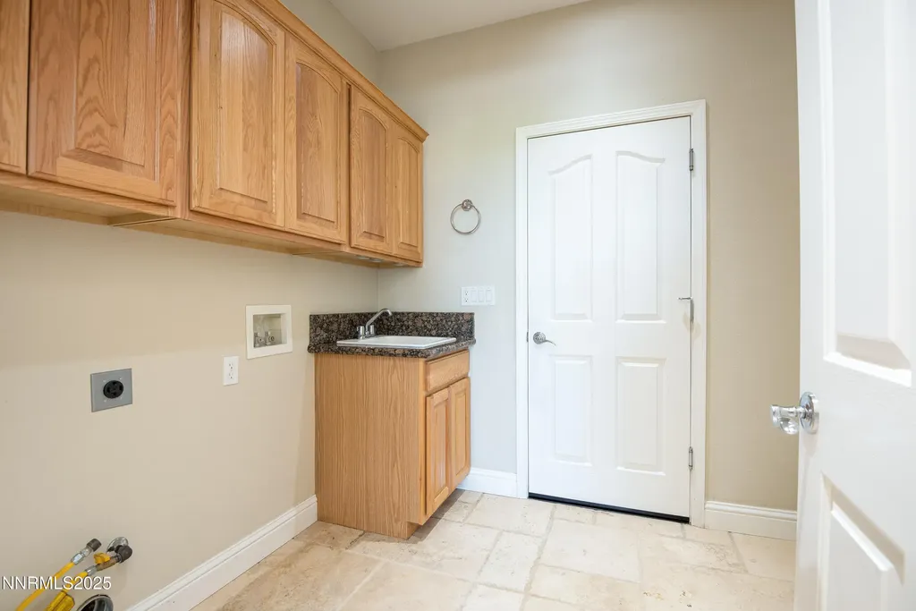 544 Upper Colony Wellington NV 89444