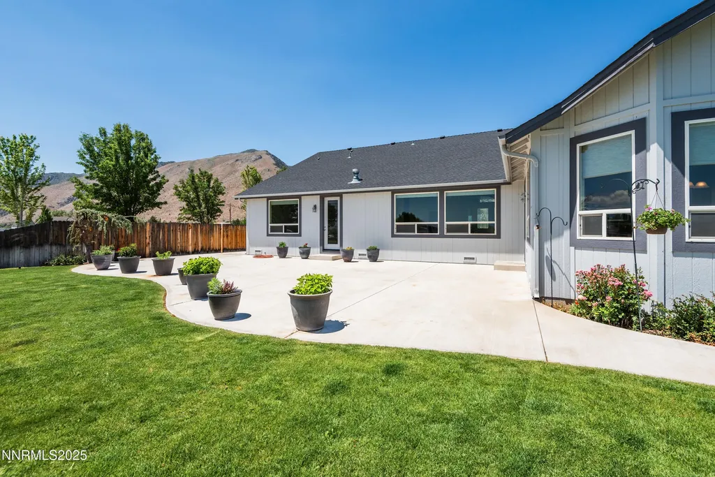 544 Upper Colony Wellington NV 89444