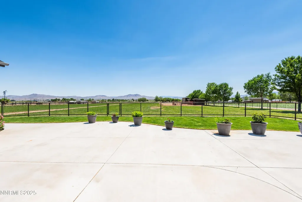 544 Upper Colony Wellington NV 89444