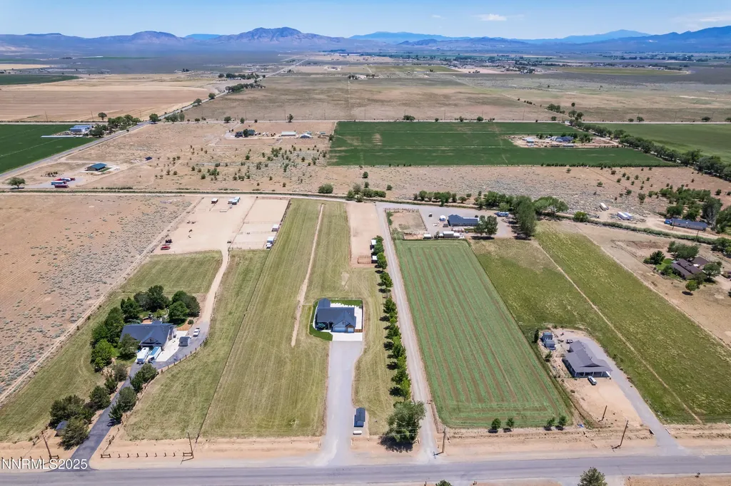 544 Upper Colony Wellington NV 89444