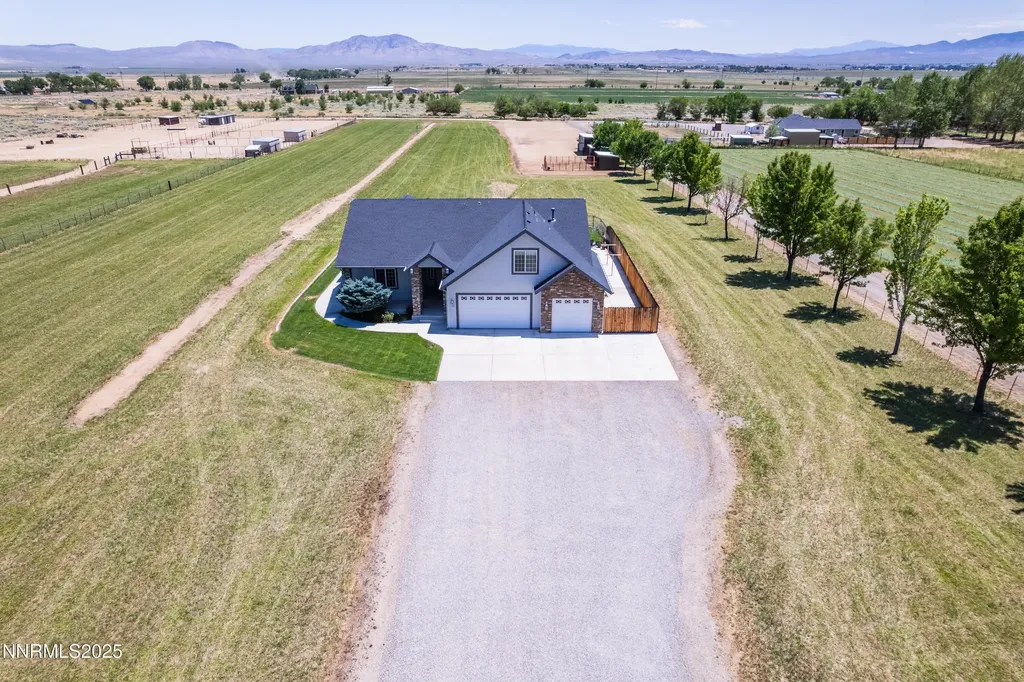544 Upper Colony Wellington NV 89444