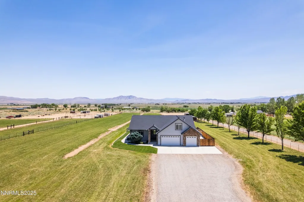 544 Upper Colony Wellington NV 89444