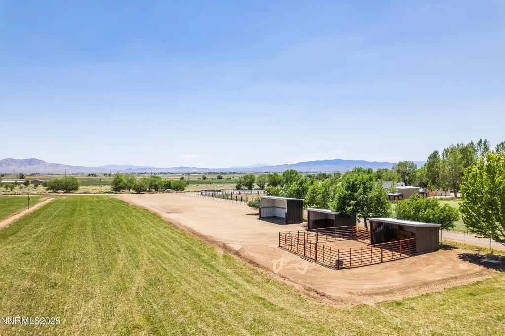 544 Upper Colony Wellington NV 89444