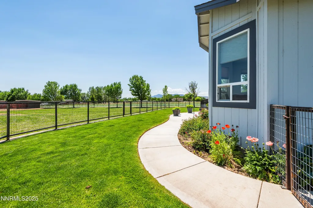 544 Upper Colony Wellington NV 89444