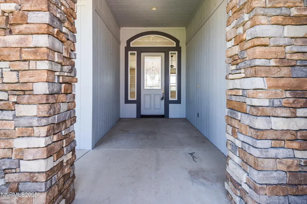 544 Upper Colony Wellington NV 89444