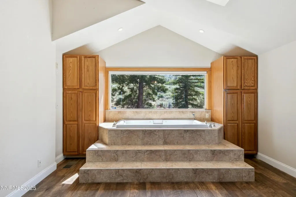 1299 Kingsbury Grade Gardnerville NV 89460