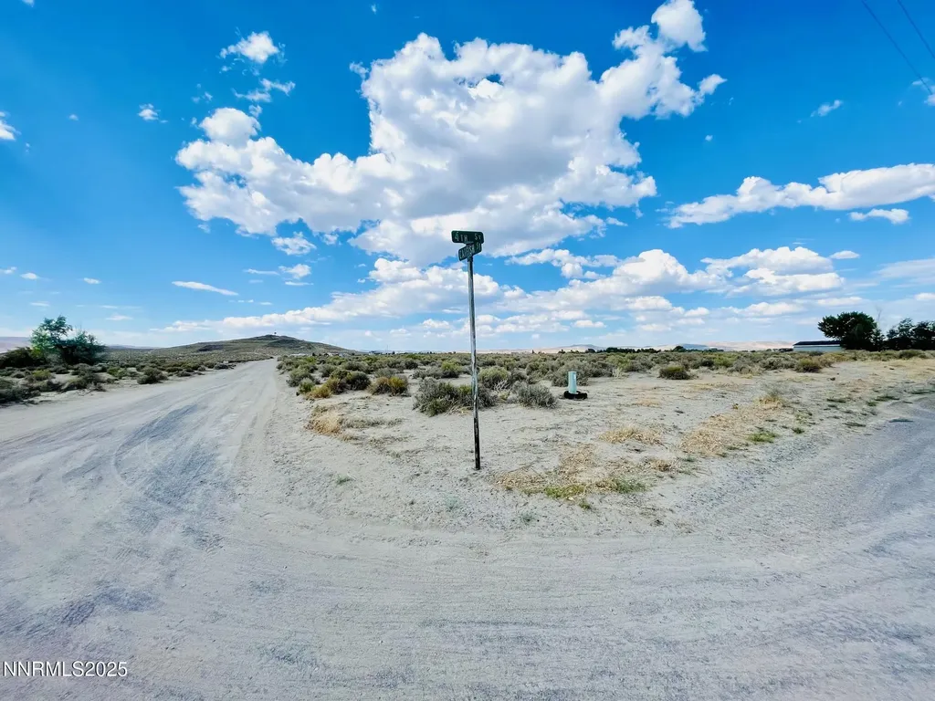 2530 4th Silver Springs NV 89429