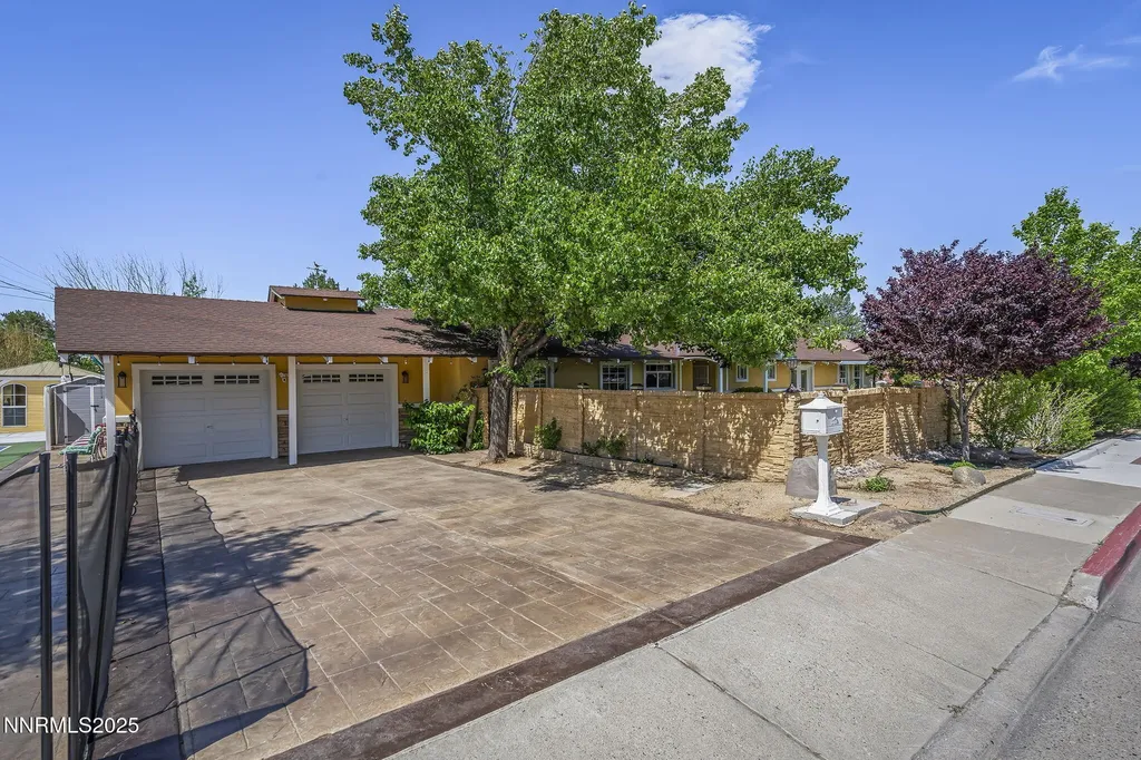 2195 Plumb Reno NV 89509