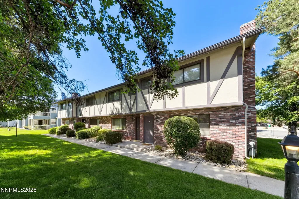 718 Travis Carson City NV 89701