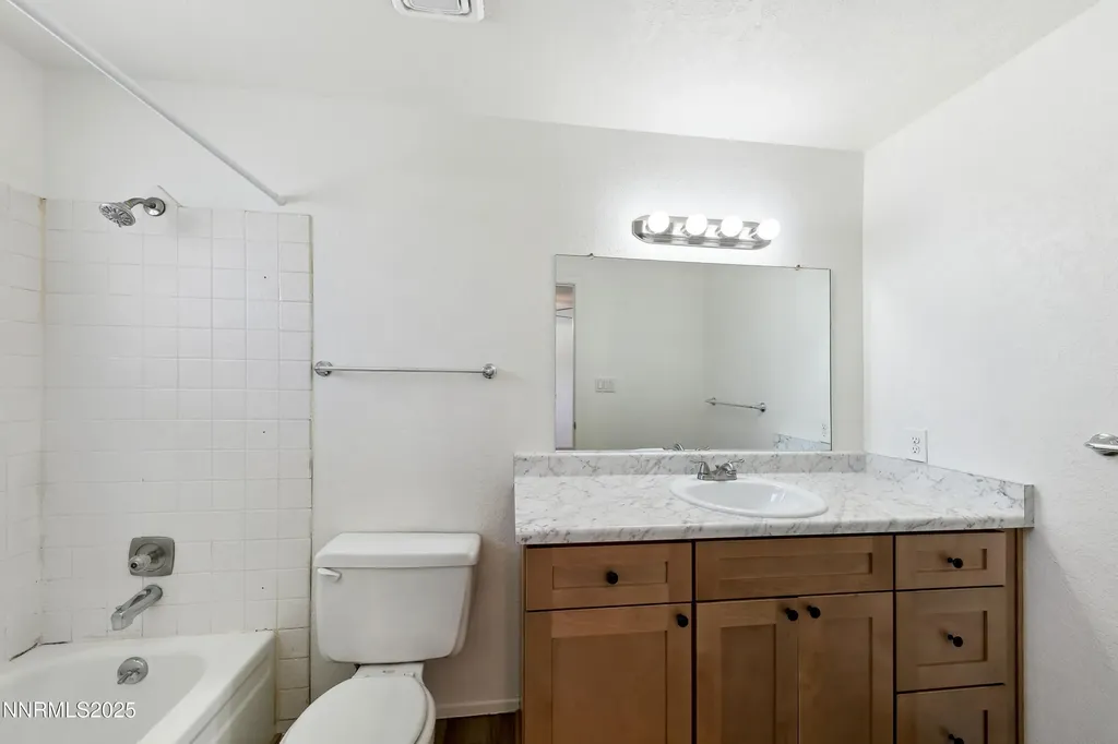 718 Travis Carson City NV 89701