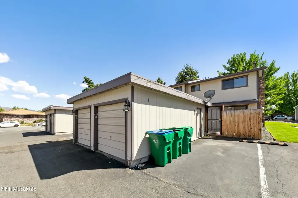 718 Travis Carson City NV 89701