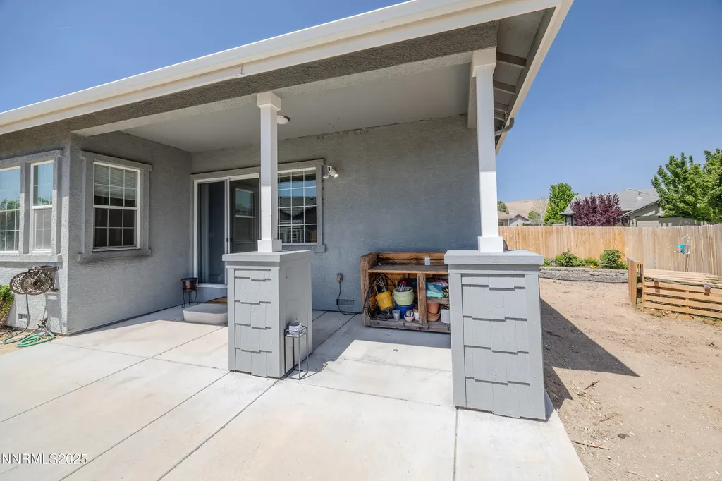 5828 Desert Mirage Sparks NV 89436