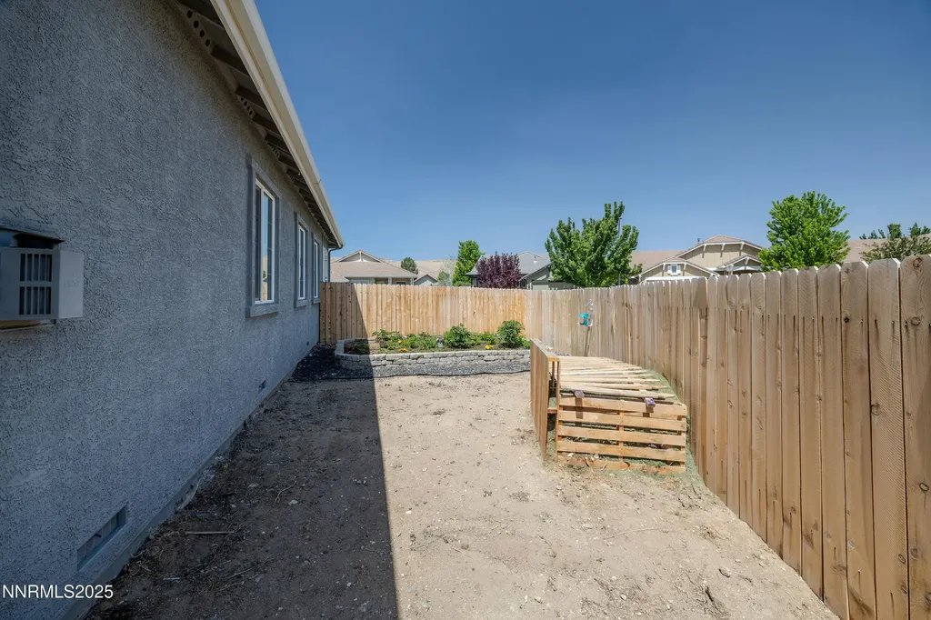 5828 Desert Mirage Sparks NV 89436