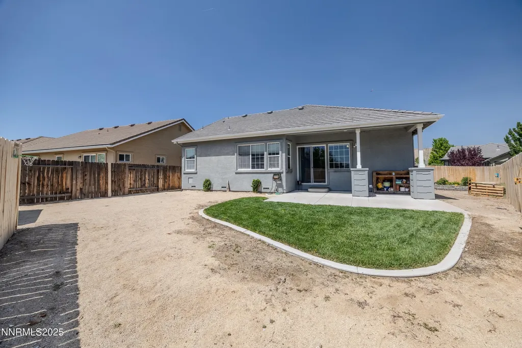 5828 Desert Mirage Sparks NV 89436