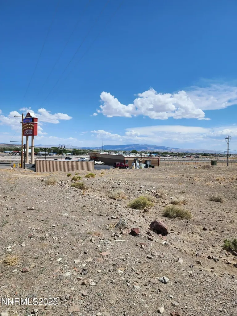 1295 Ranchito Silver Springs NV 89429