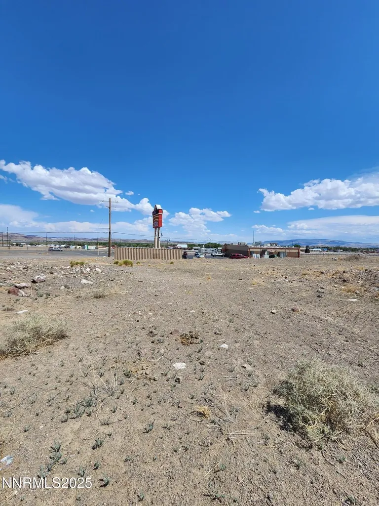 1295 Ranchito Silver Springs NV 89429