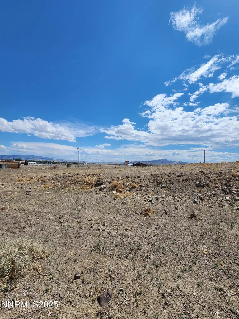 1295 Ranchito Silver Springs NV 89429
