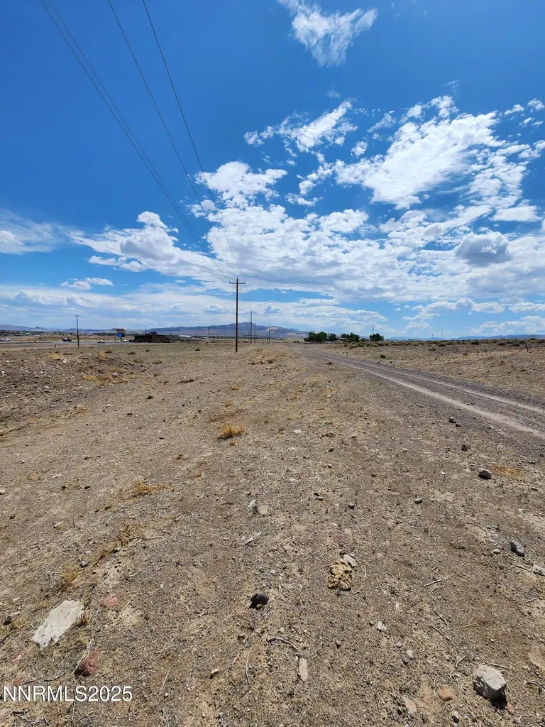1295 Ranchito Silver Springs NV 89429