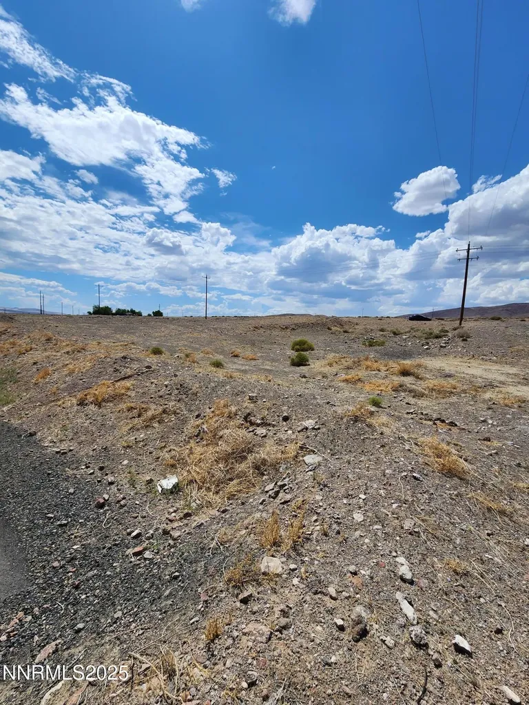 1295 Ranchito Silver Springs NV 89429