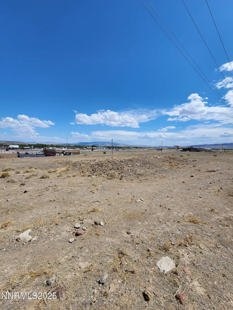 1295 Ranchito Silver Springs NV 89429