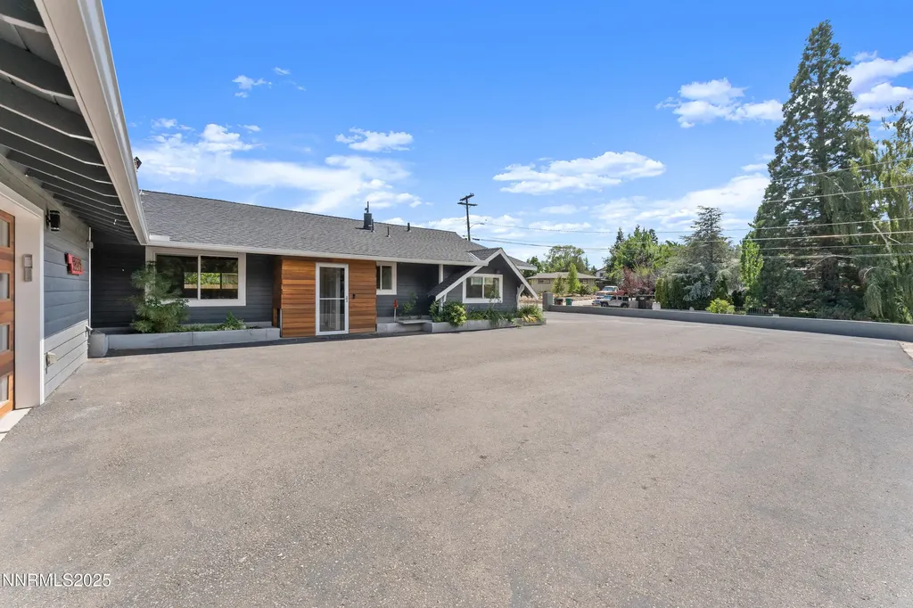 2560 Solari Reno NV 89509