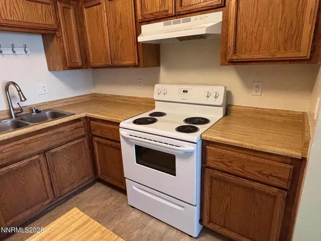 1465 Peckham Reno NV 89502