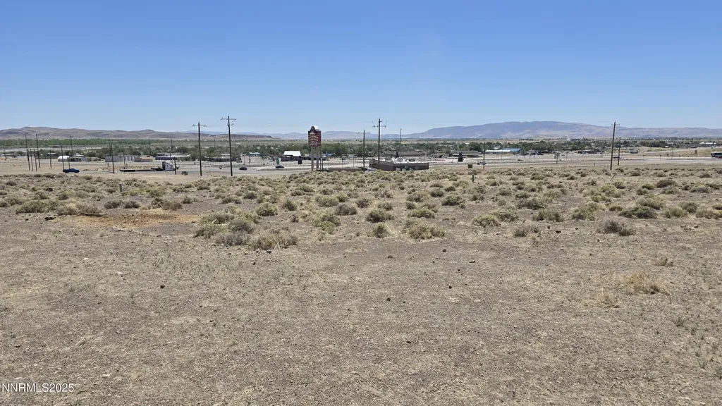 1295 Mountain Silver Springs NV 89429