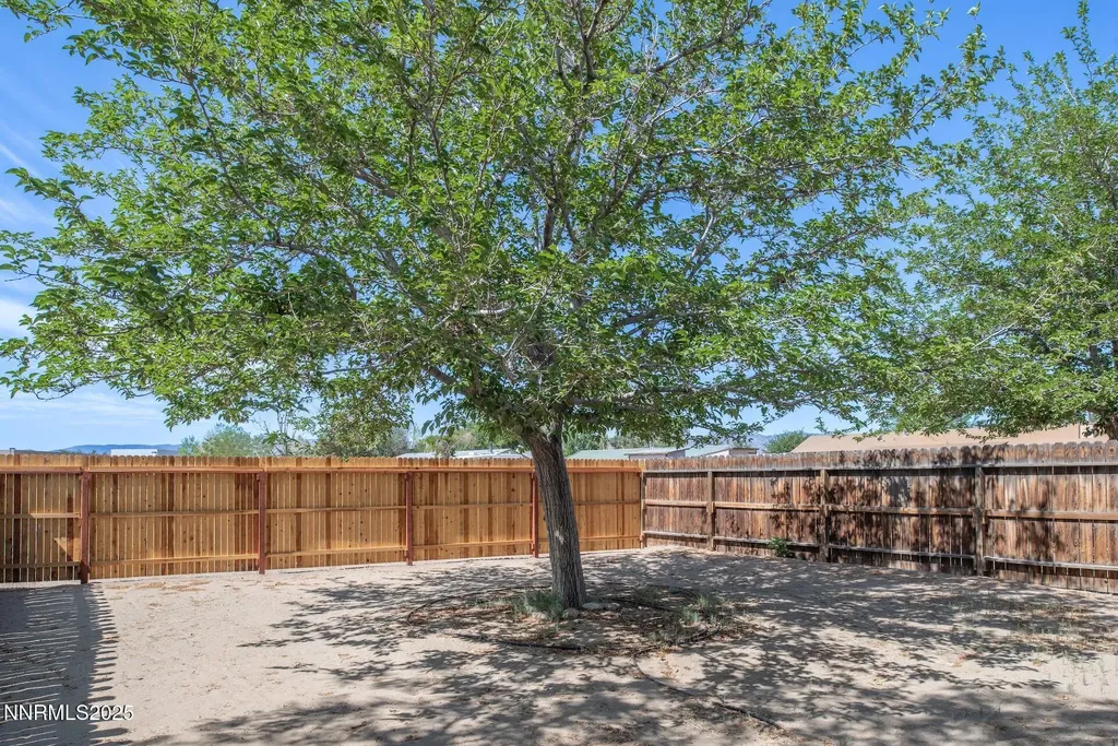 1241 Newlands Fernley NV 89408