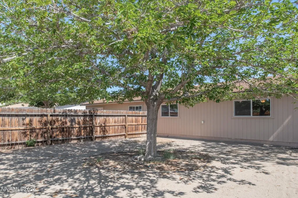 1241 Newlands Fernley NV 89408