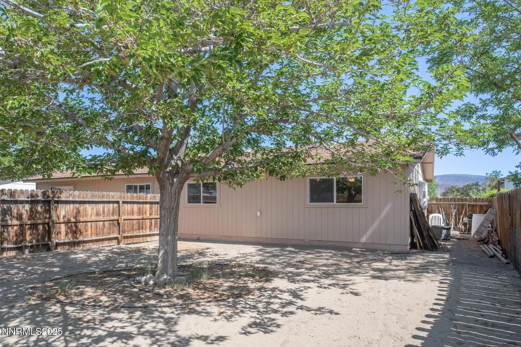 1241 Newlands Fernley NV 89408