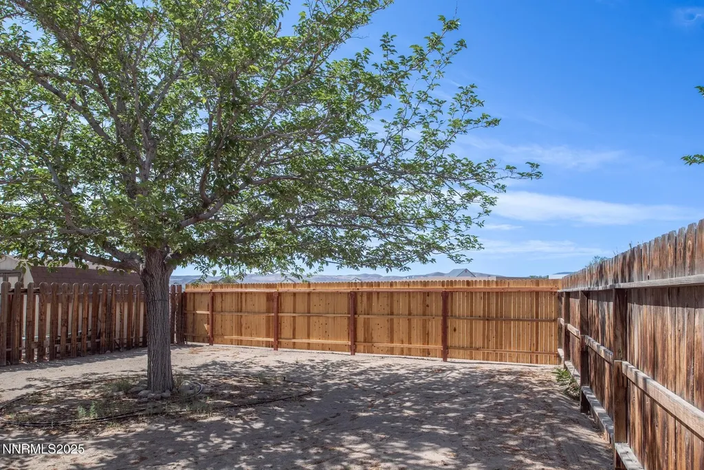 1241 Newlands Fernley NV 89408