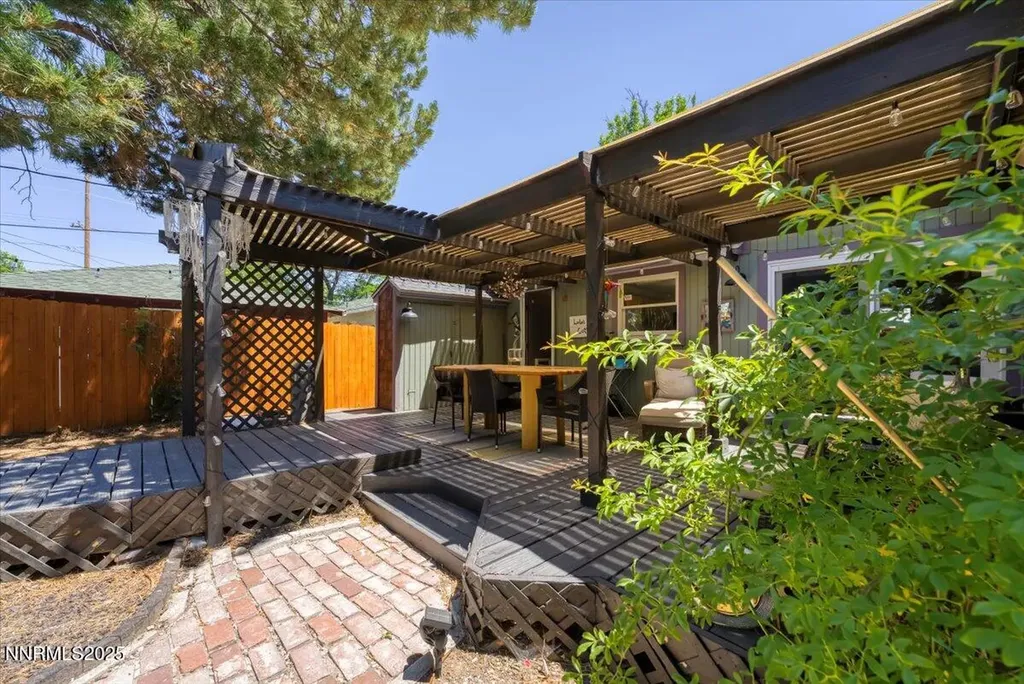 661 Thoma Reno NV 89502