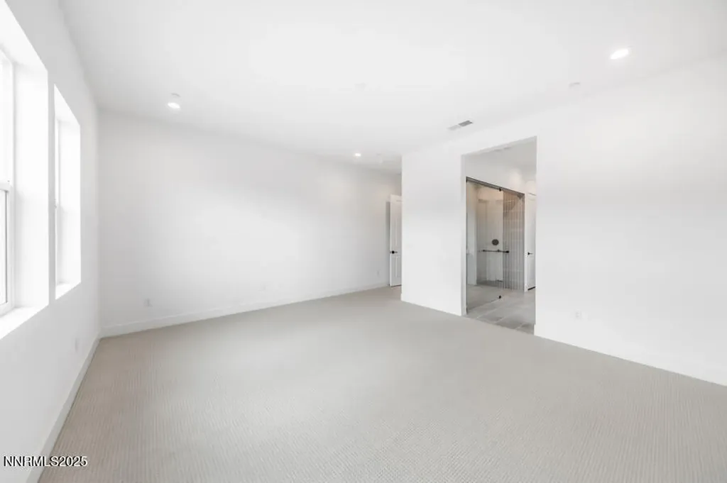 2940 Murrelet Sparks NV 89441