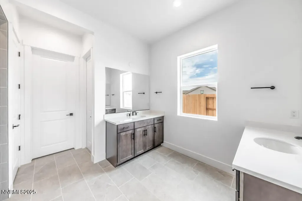 2940 Murrelet Sparks NV 89441