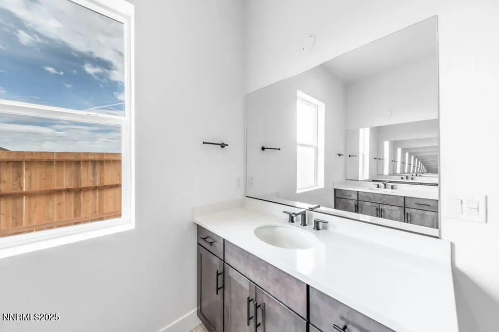 2940 Murrelet Sparks NV 89441