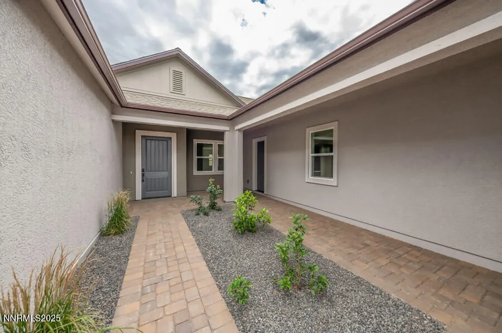 2940 Murrelet Sparks NV 89441