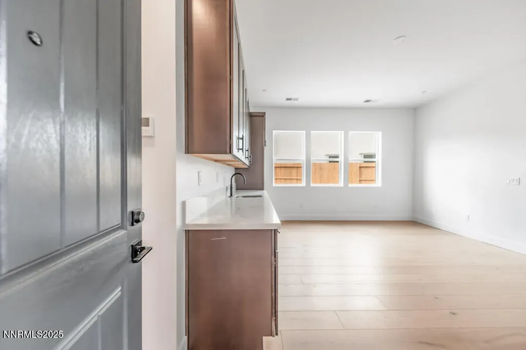 2940 Murrelet Sparks NV 89441