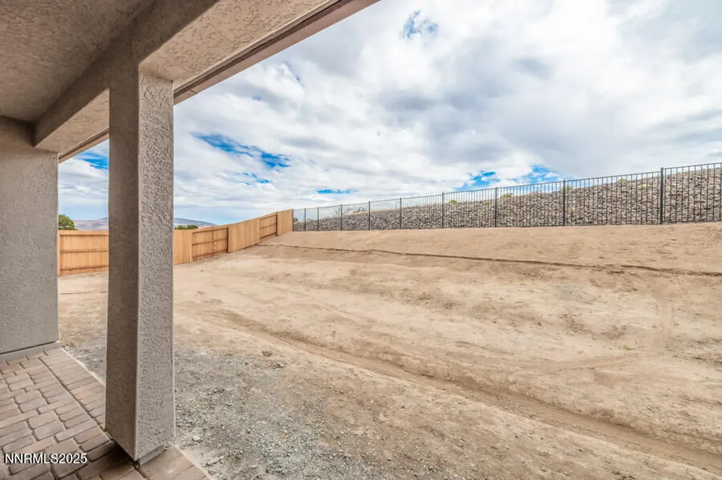 2940 Murrelet Sparks NV 89441