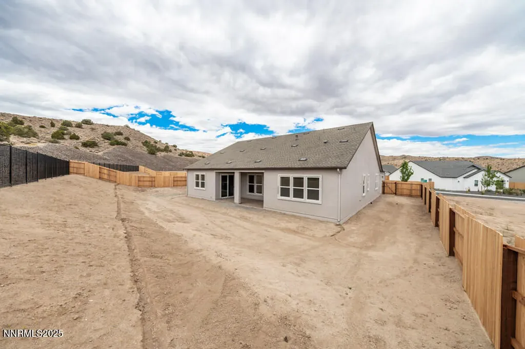 2940 Murrelet Sparks NV 89441